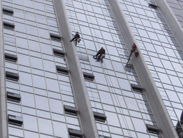 高空外墻清洗需要什么勞動(dòng)保護(hù)用品？