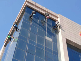 專業(yè)的外墻清洗流程必須有這幾點(diǎn)!